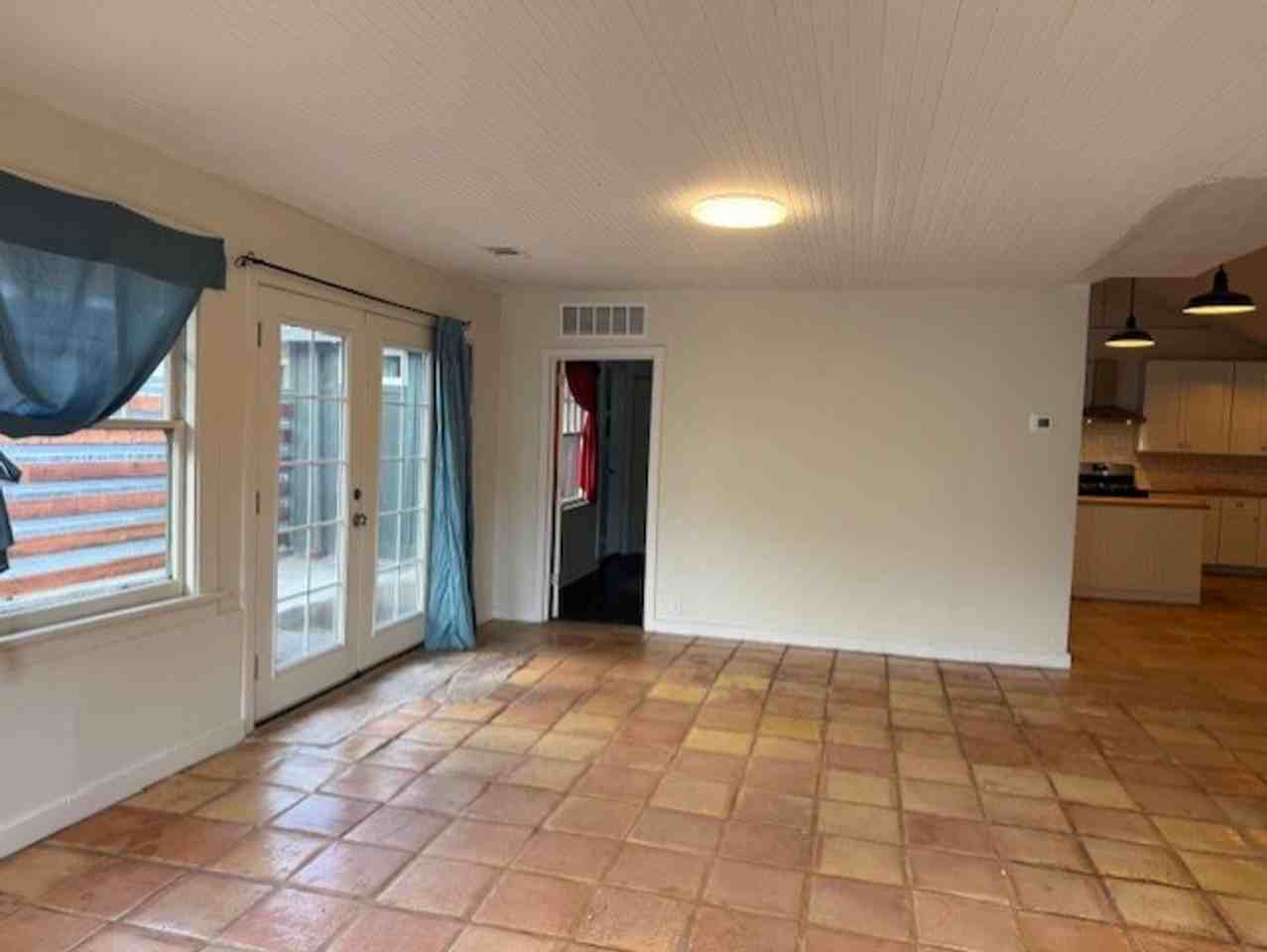 326 Kindra Heights Rd - Photo 2 of 24