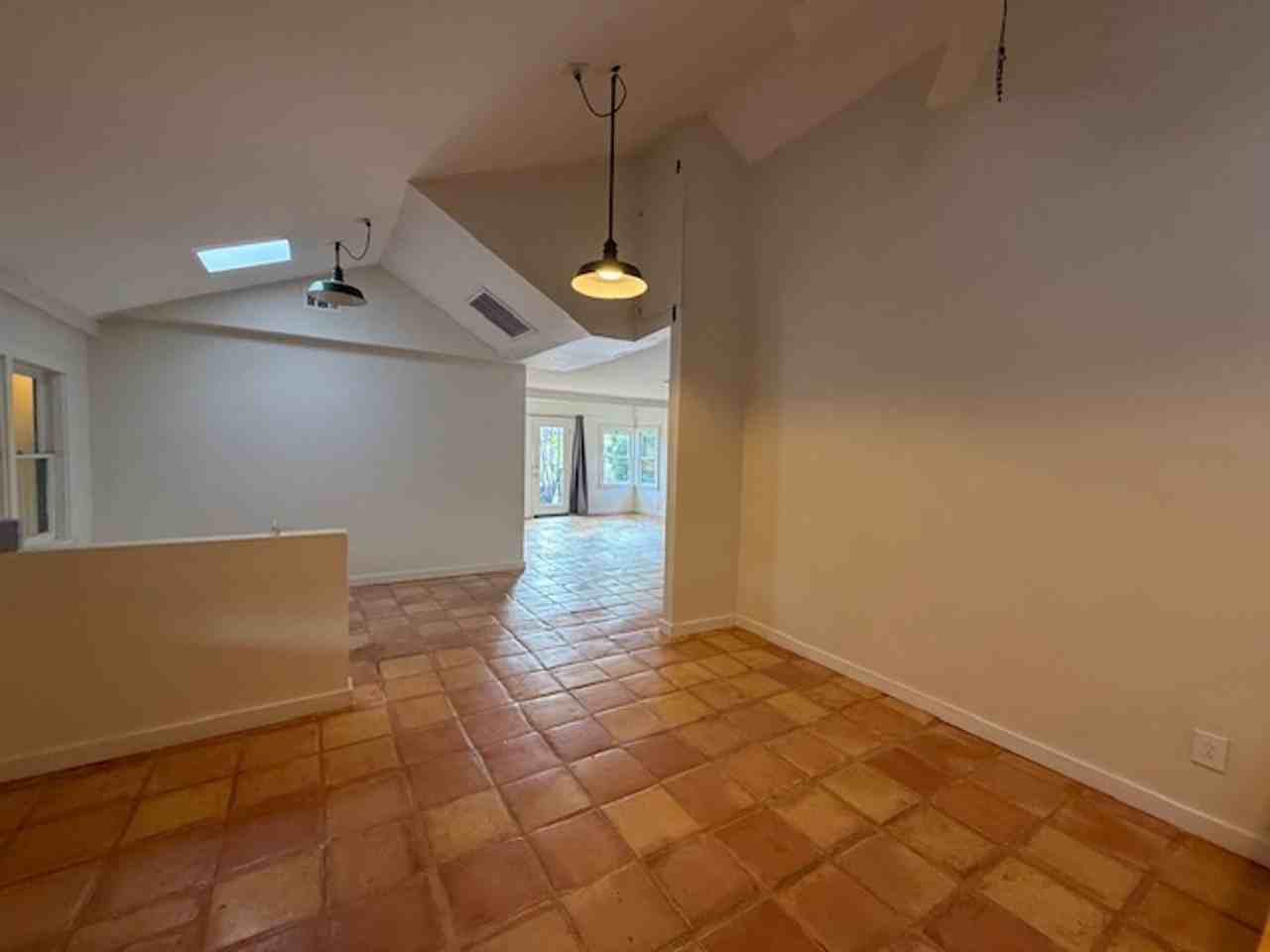 326 Kindra Heights Rd - Photo 5 of 24