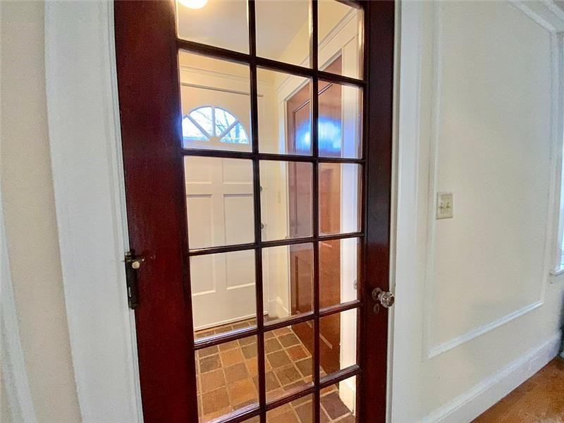 24 Oxford St - Photo 2 of 26