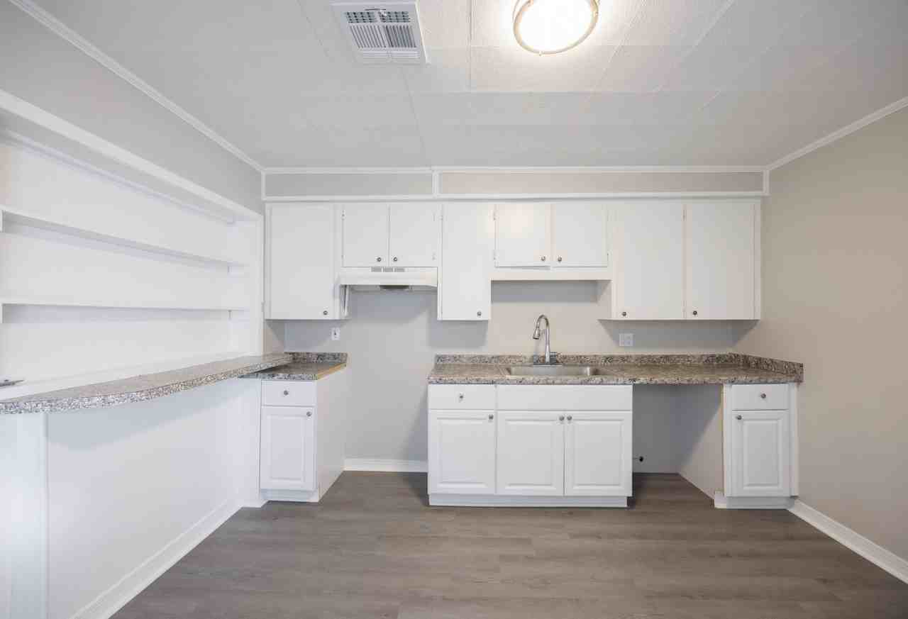 1530 S Martin Luther King Jr Ave - Photo 3 of 35