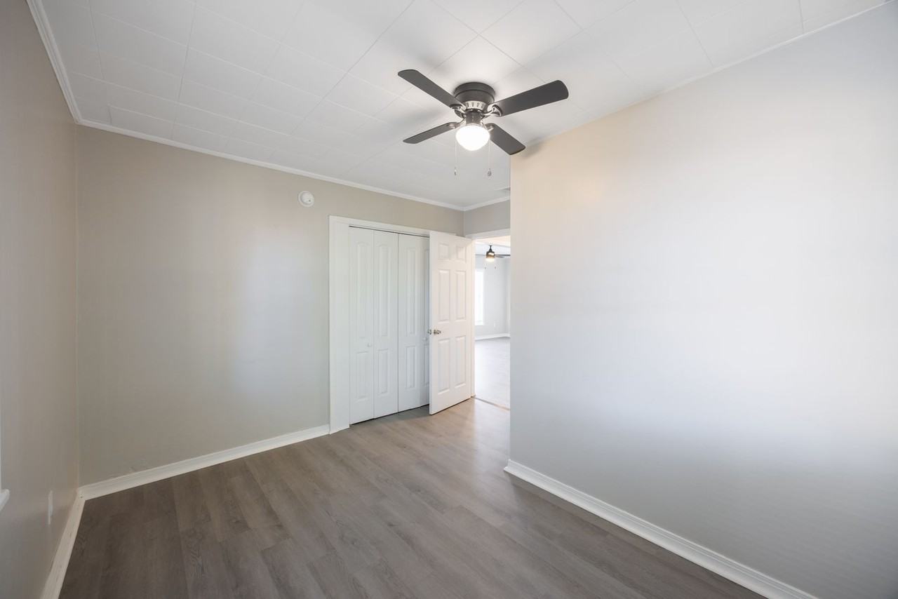 1530 S Martin Luther King Jr Ave - Photo 4 of 35