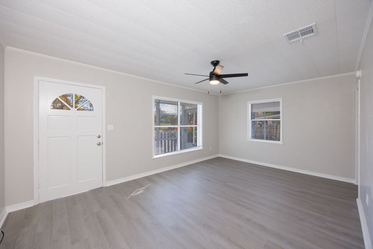 1530 S Martin Luther King Jr Ave - Photo 7 of 35