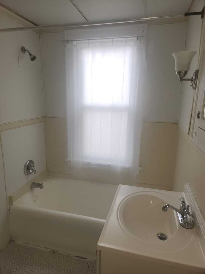 Gilmore - Photo 5 of 8