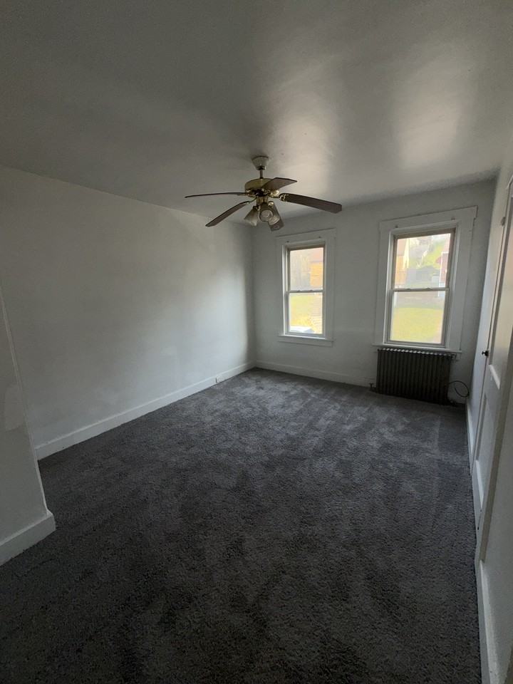 304 Erie Avenue - Photo 2 of 10