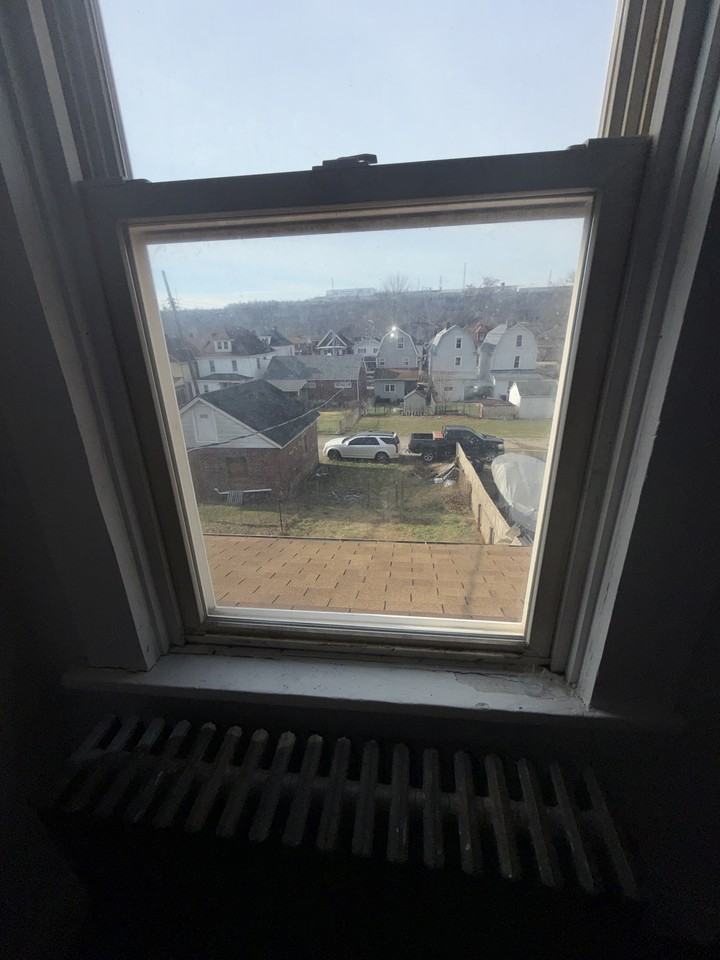 304 Erie Avenue - Photo 7 of 10