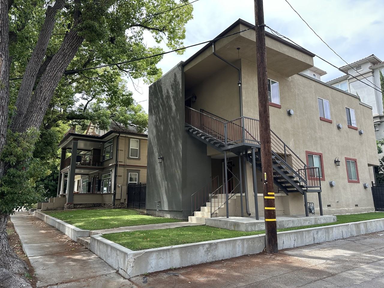 165 Chestnut St - Photo 5 of 45
