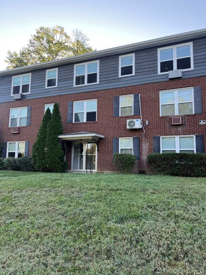 408 Lindsay Court - Photo 6 of 6