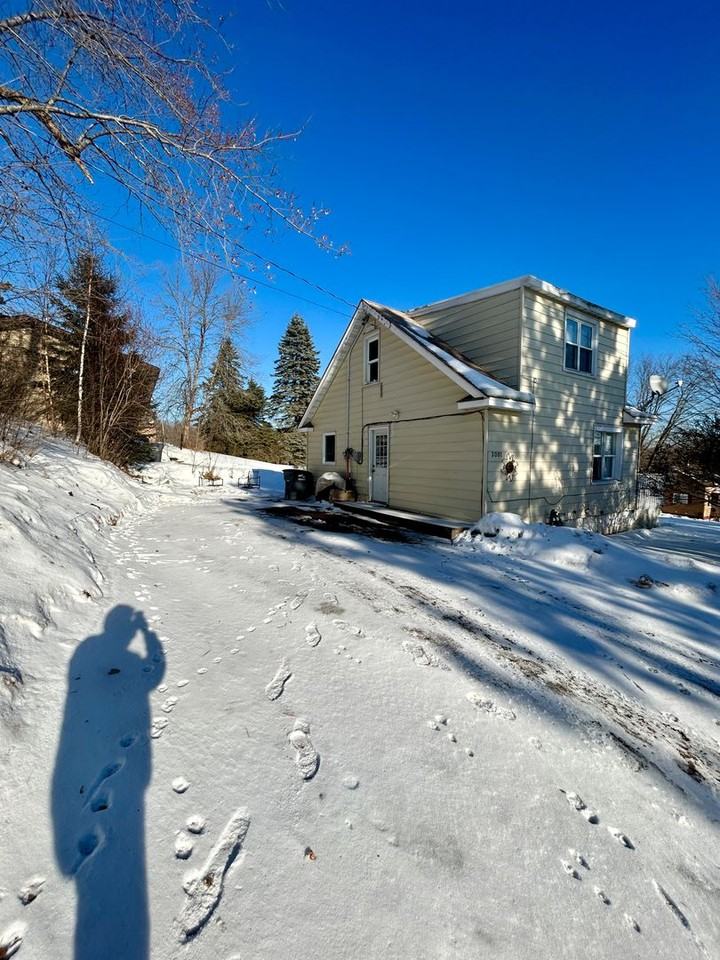 2001 Springvale Rd - Photo 5 of 23