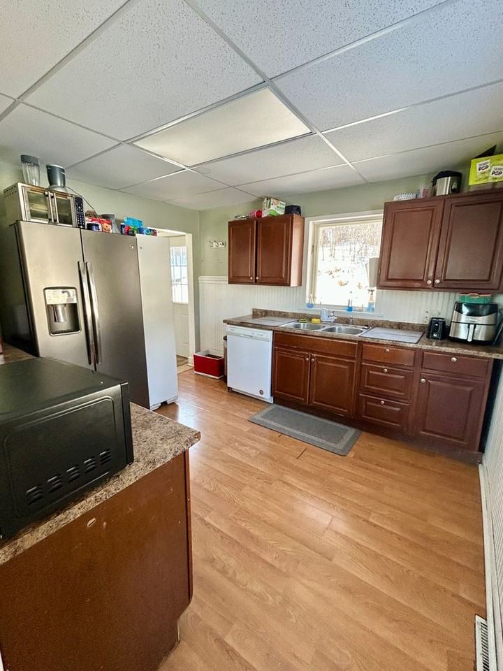 2001 Springvale Rd - Photo 3 of 23