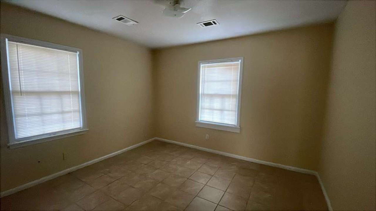 425 Garland St - Photo 3 of 6