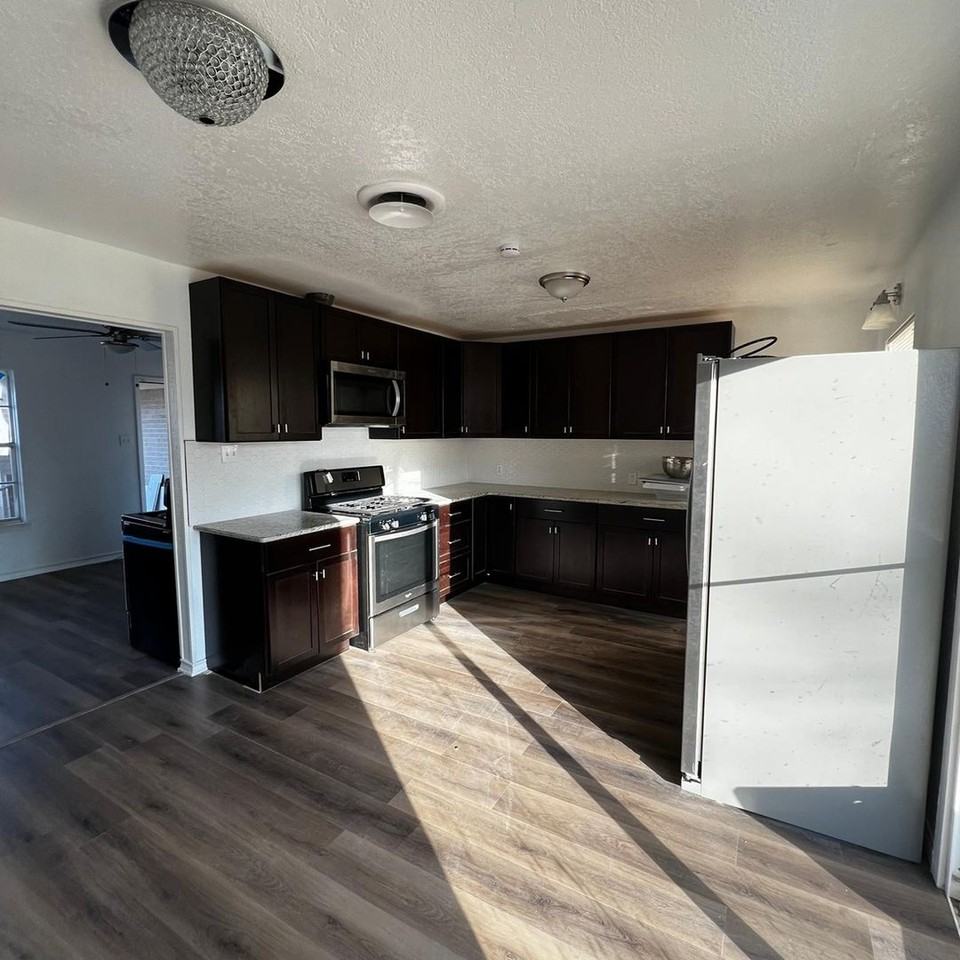 3200 Zephyr Rd - Photo 4 of 14