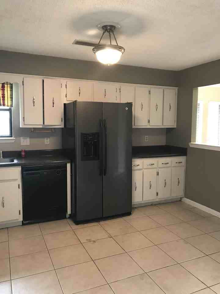 6088 Barrentine Dr - Photo 2 of 6