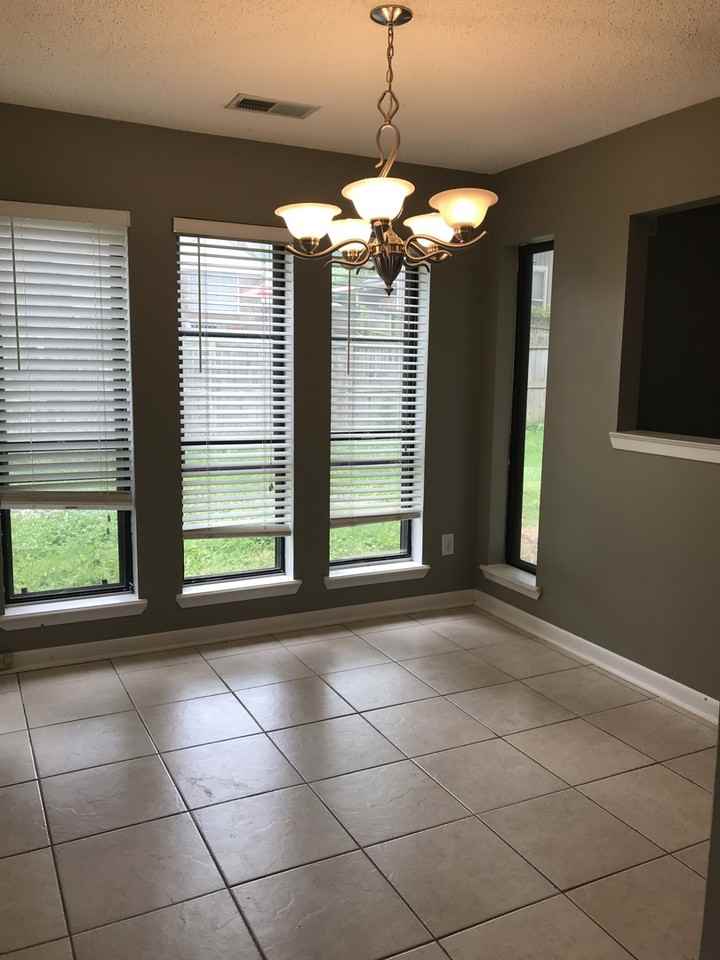 6088 Barrentine Dr - Photo 4 of 6