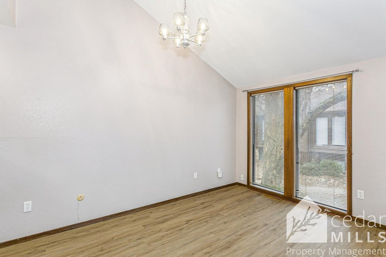 2421 S Yellowstone St #2304 - Photo 4 of 14