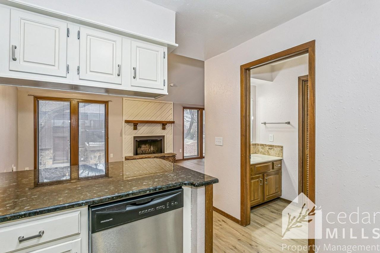 2421 S Yellowstone St #2304 - Photo 7 of 14