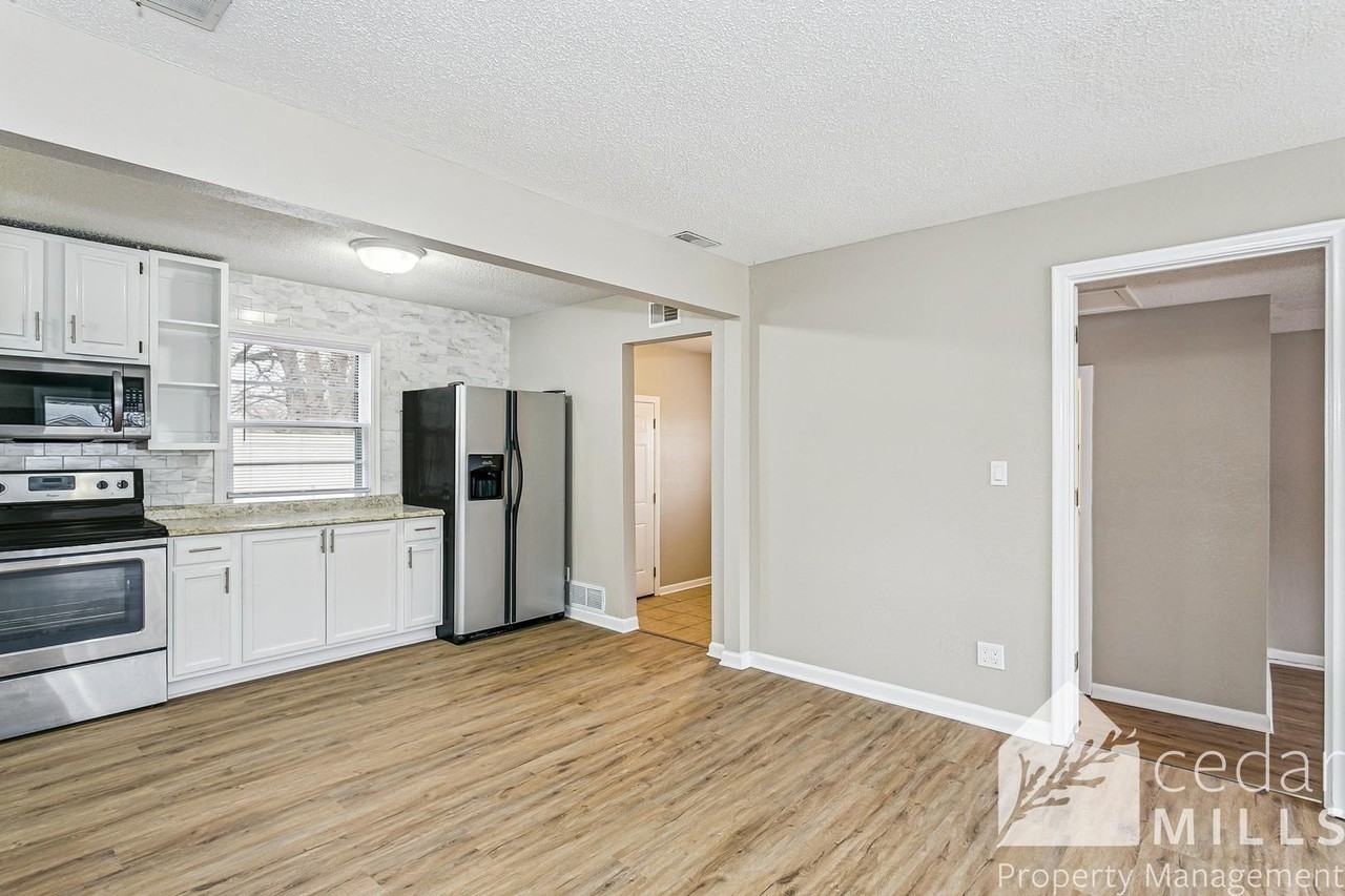 3450 S Osage Ave - Photo 3 of 14