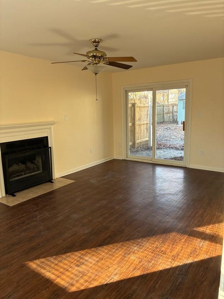 467 Wyn Dr - Photo 2 of 16