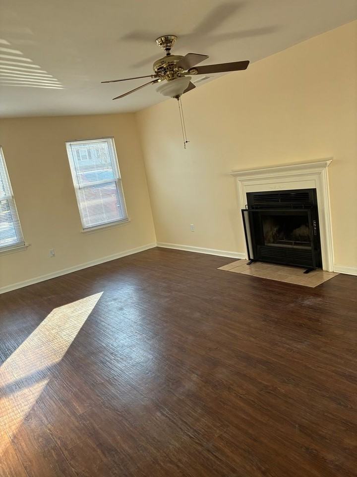 467 Wyn Dr - Photo 3 of 16