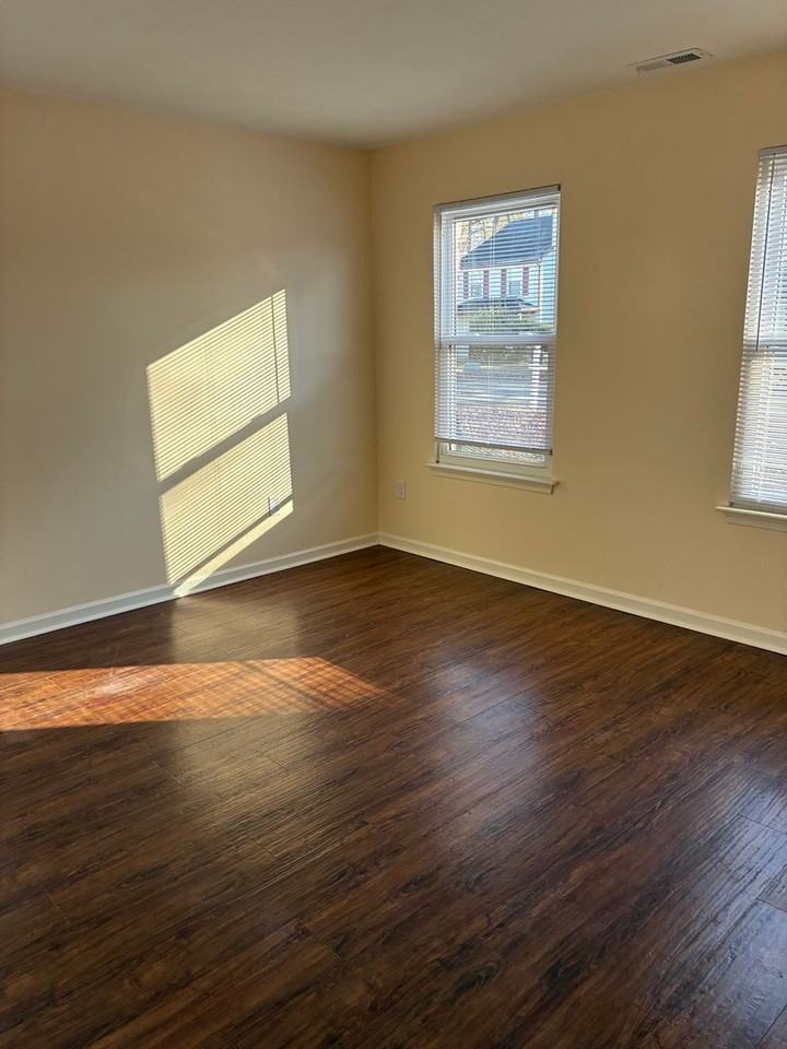 467 Wyn Dr - Photo 7 of 16