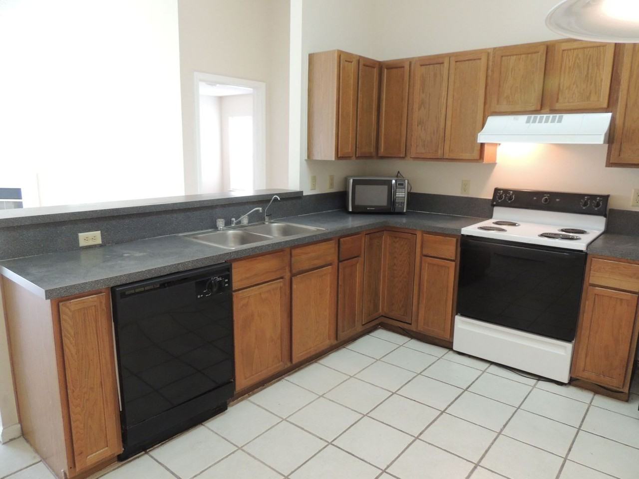 12652 Ashmore Green Dr N - Photo 5 of 12