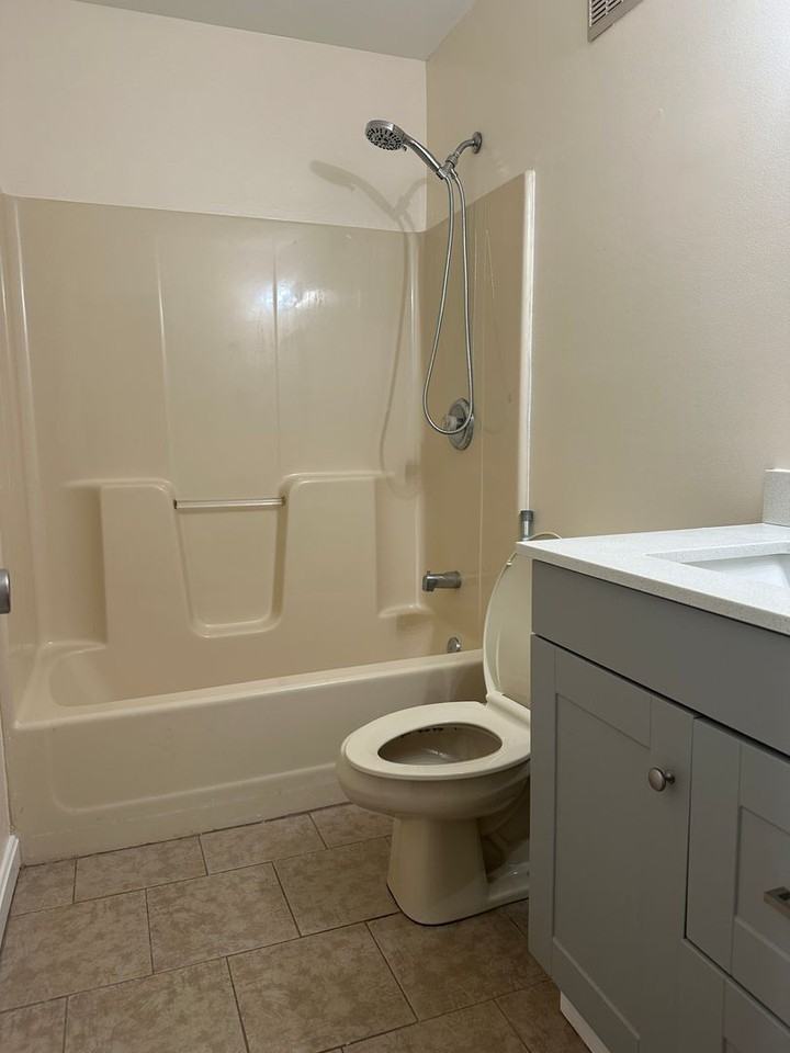 114-2 Timberlake Ter - Photo 2 of 15