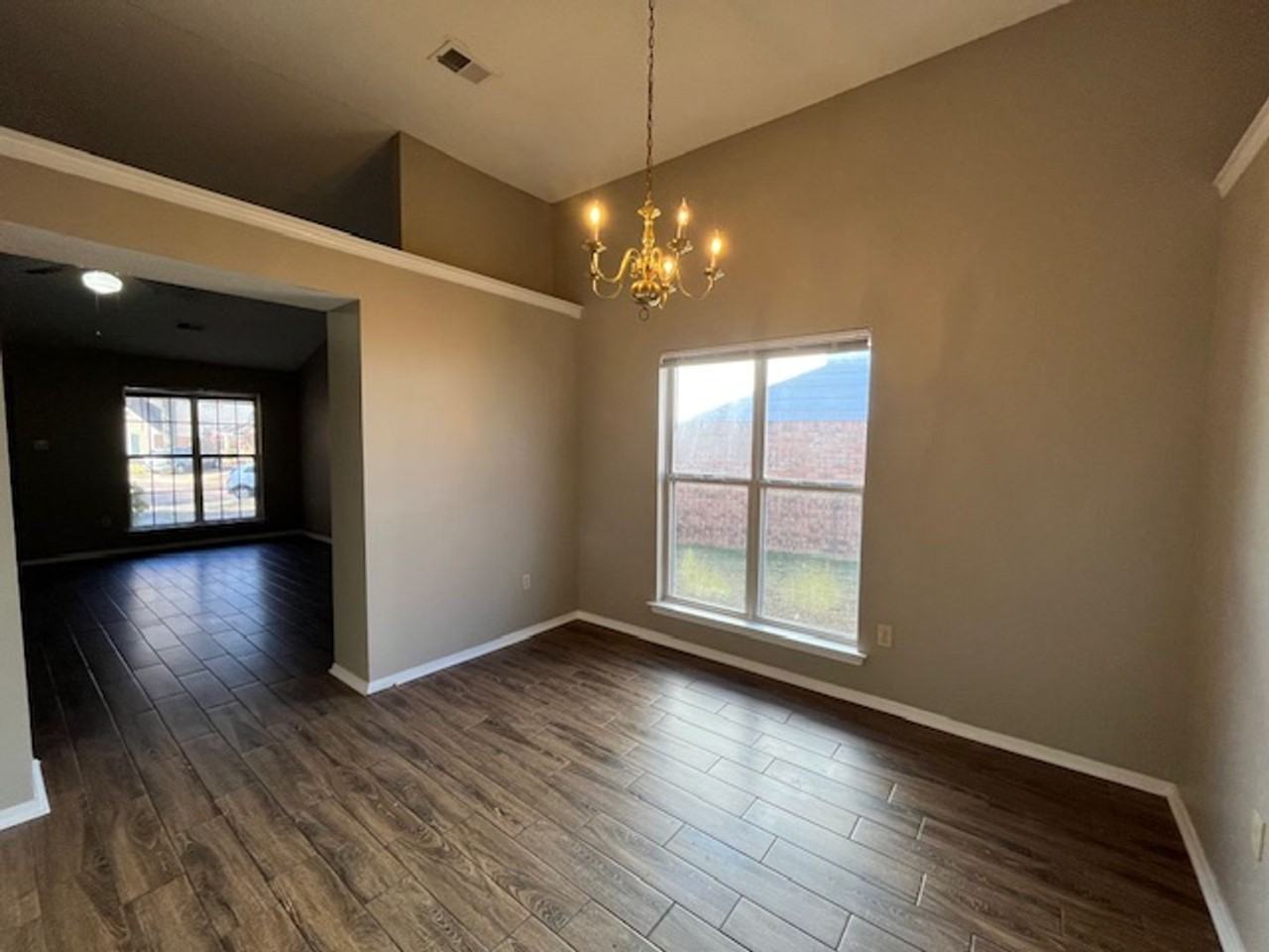 7706 Iris Cv - Photo 3 of 10