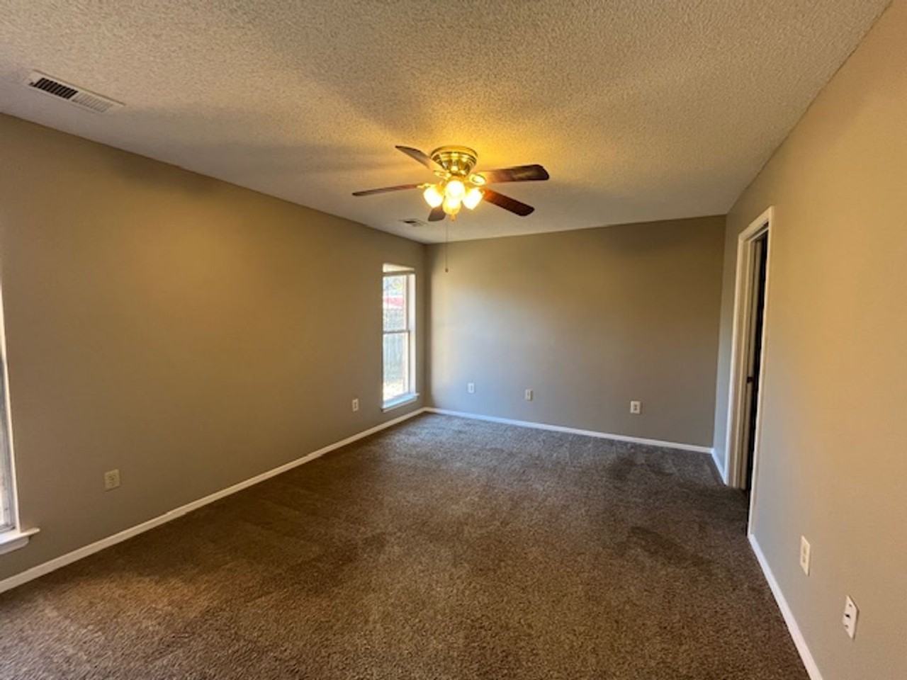 7706 Iris Cv - Photo 5 of 10