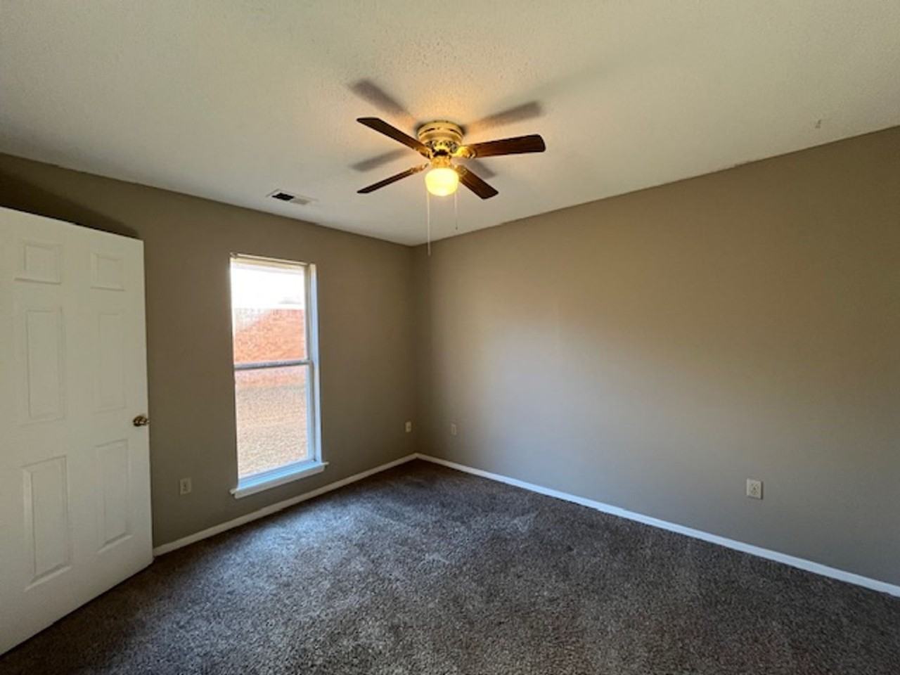 7706 Iris Cv - Photo 7 of 10