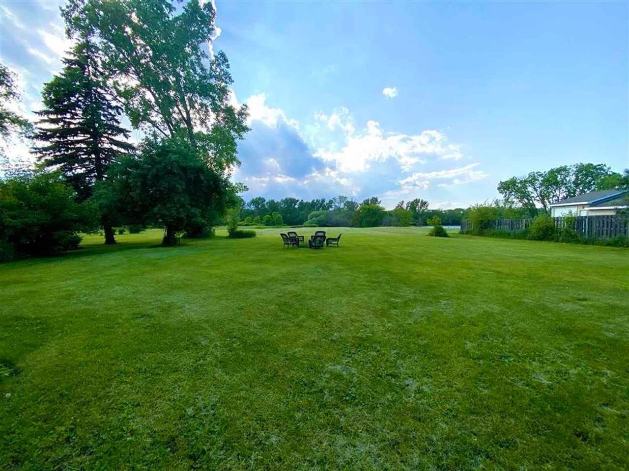 1100 Bellevue St - Photo 2 of 9