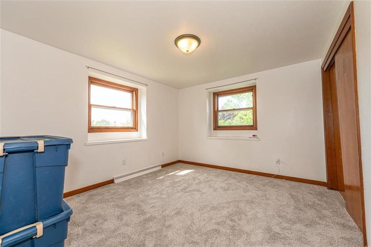 1100 Bellevue St - Photo 5 of 9