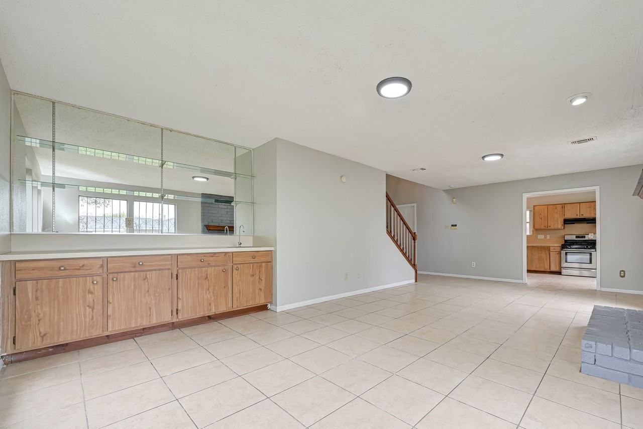 12702 Fawnway Dr - Photo 4 of 20