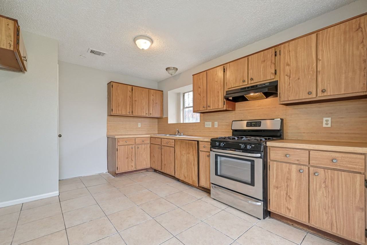 12702 Fawnway Dr - Photo 6 of 20