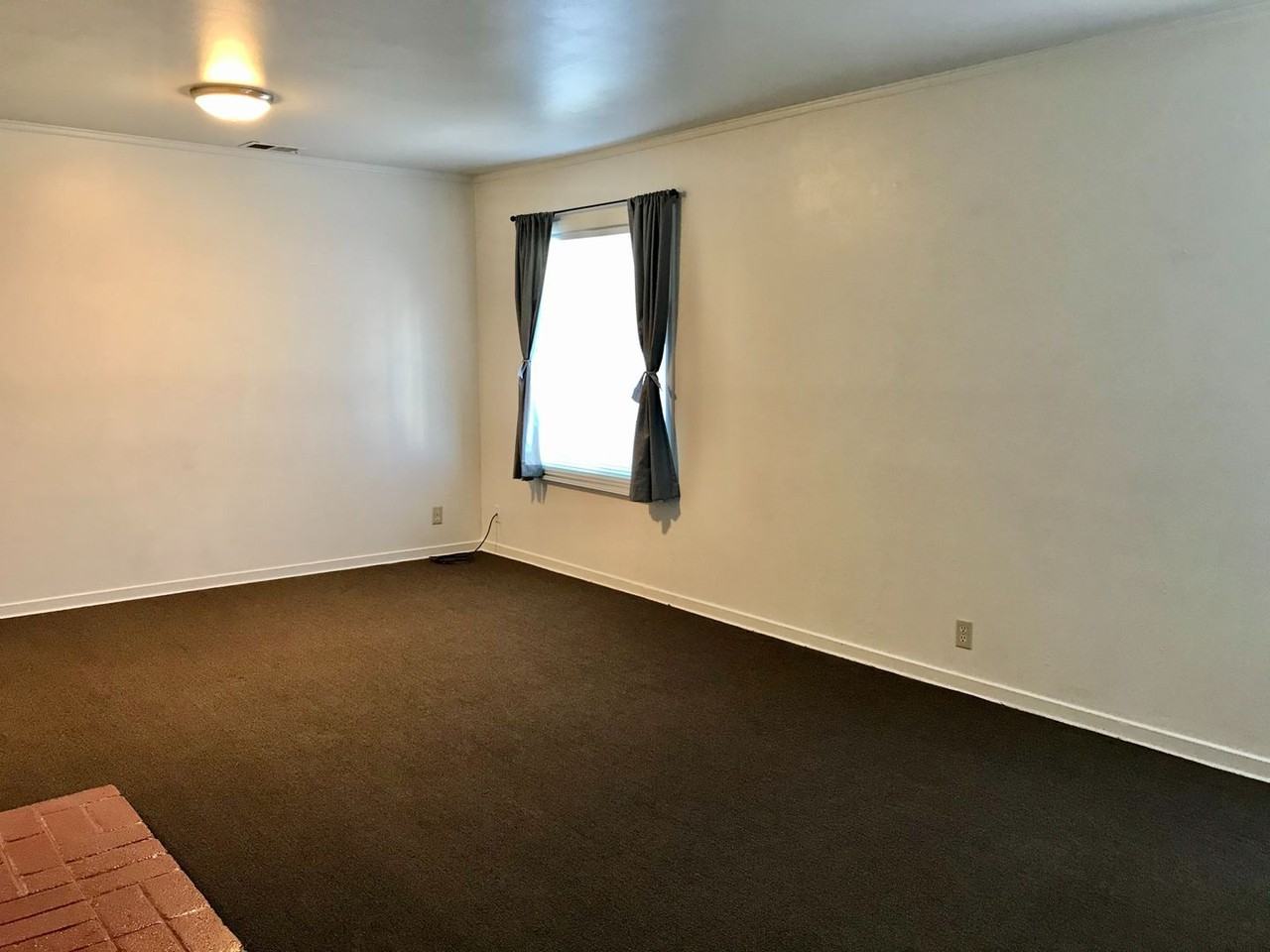 504 A St - Photo 4 of 17