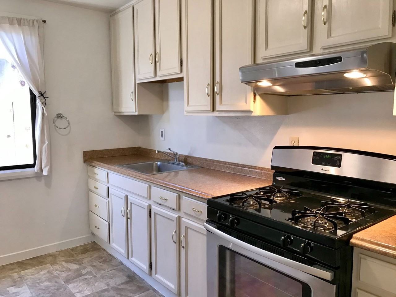 504 A St - Photo 7 of 17