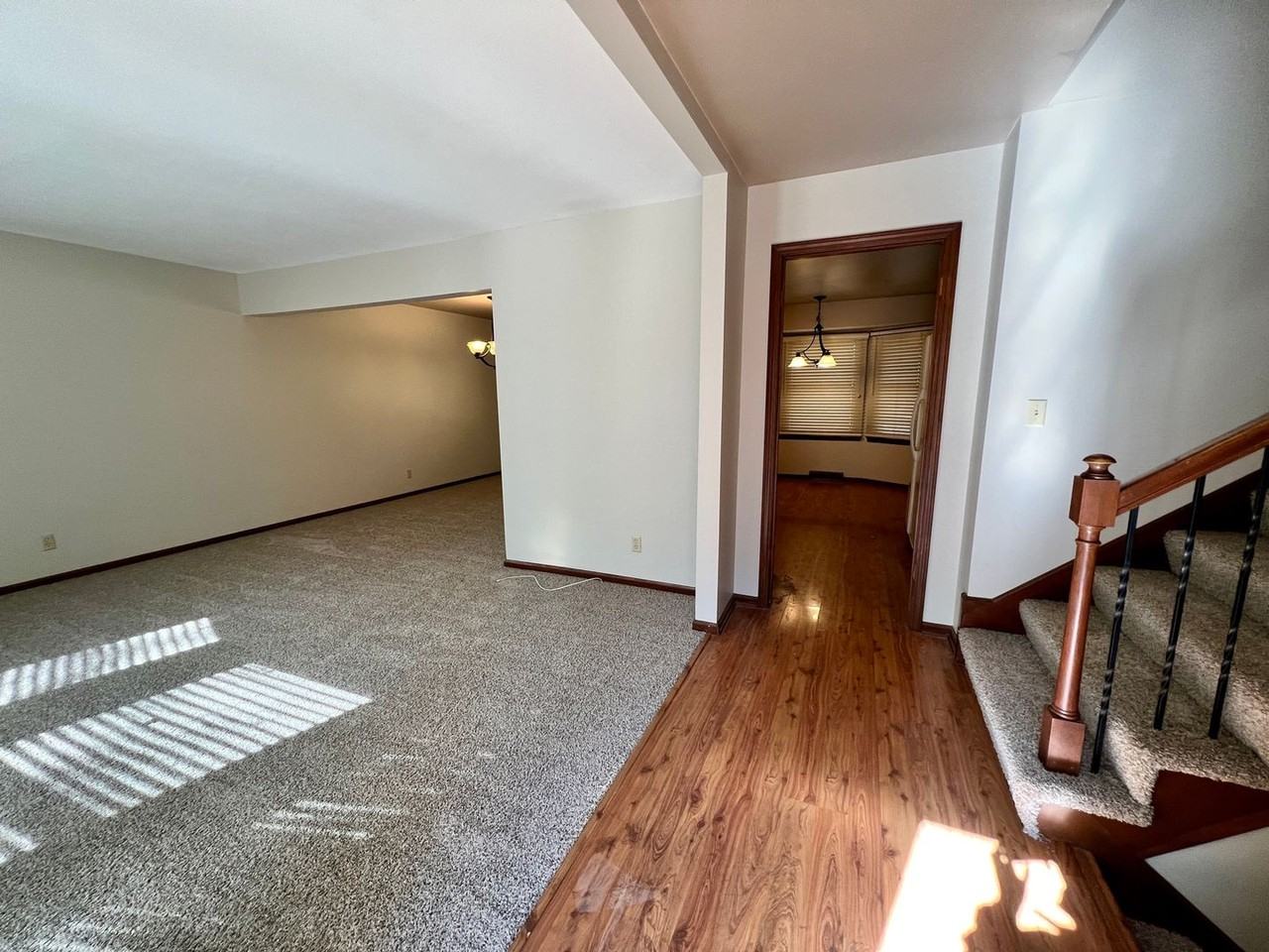 10108 W 97th Ter - Photo 2 of 21