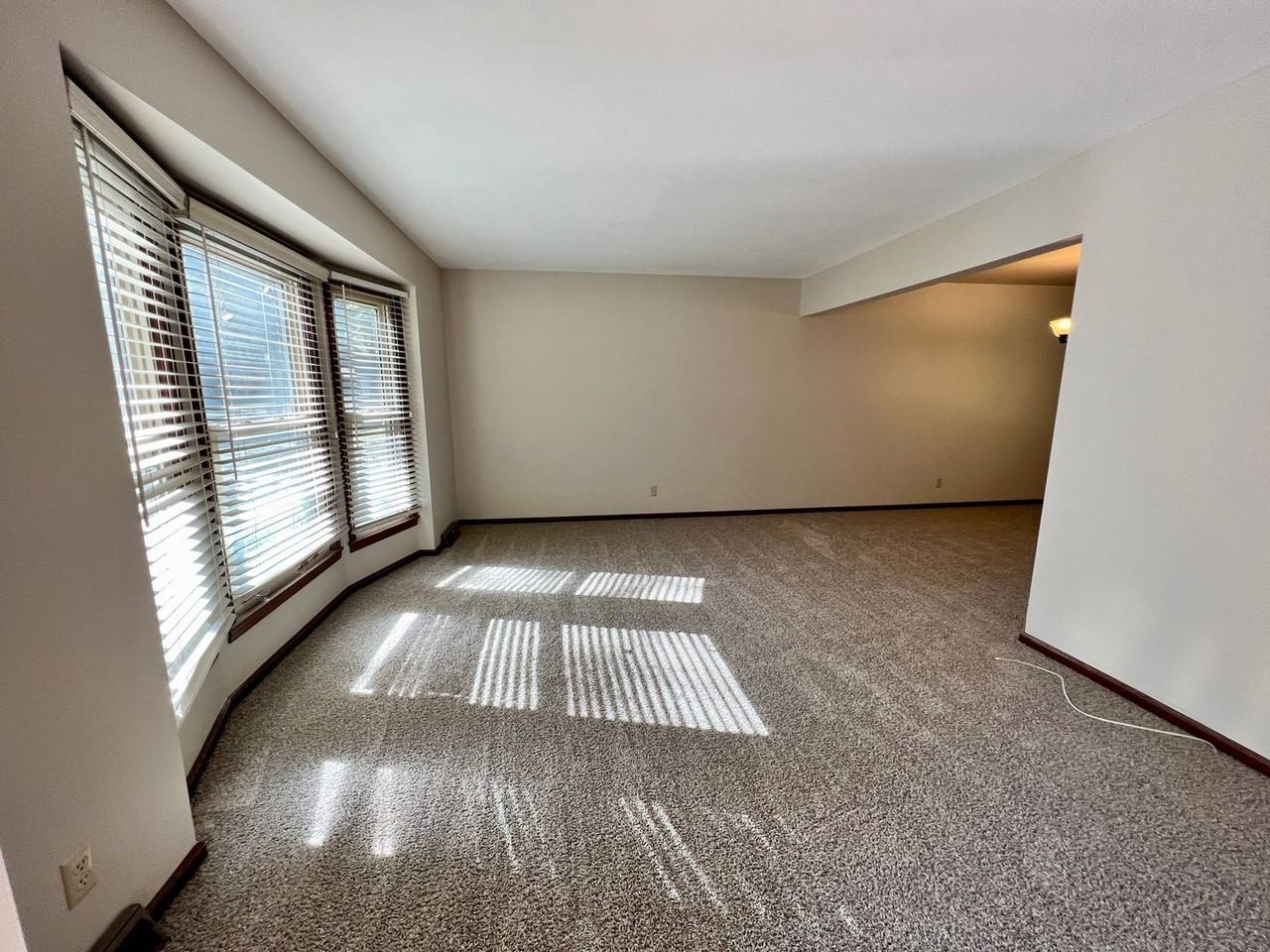 10108 W 97th Ter - Photo 3 of 21