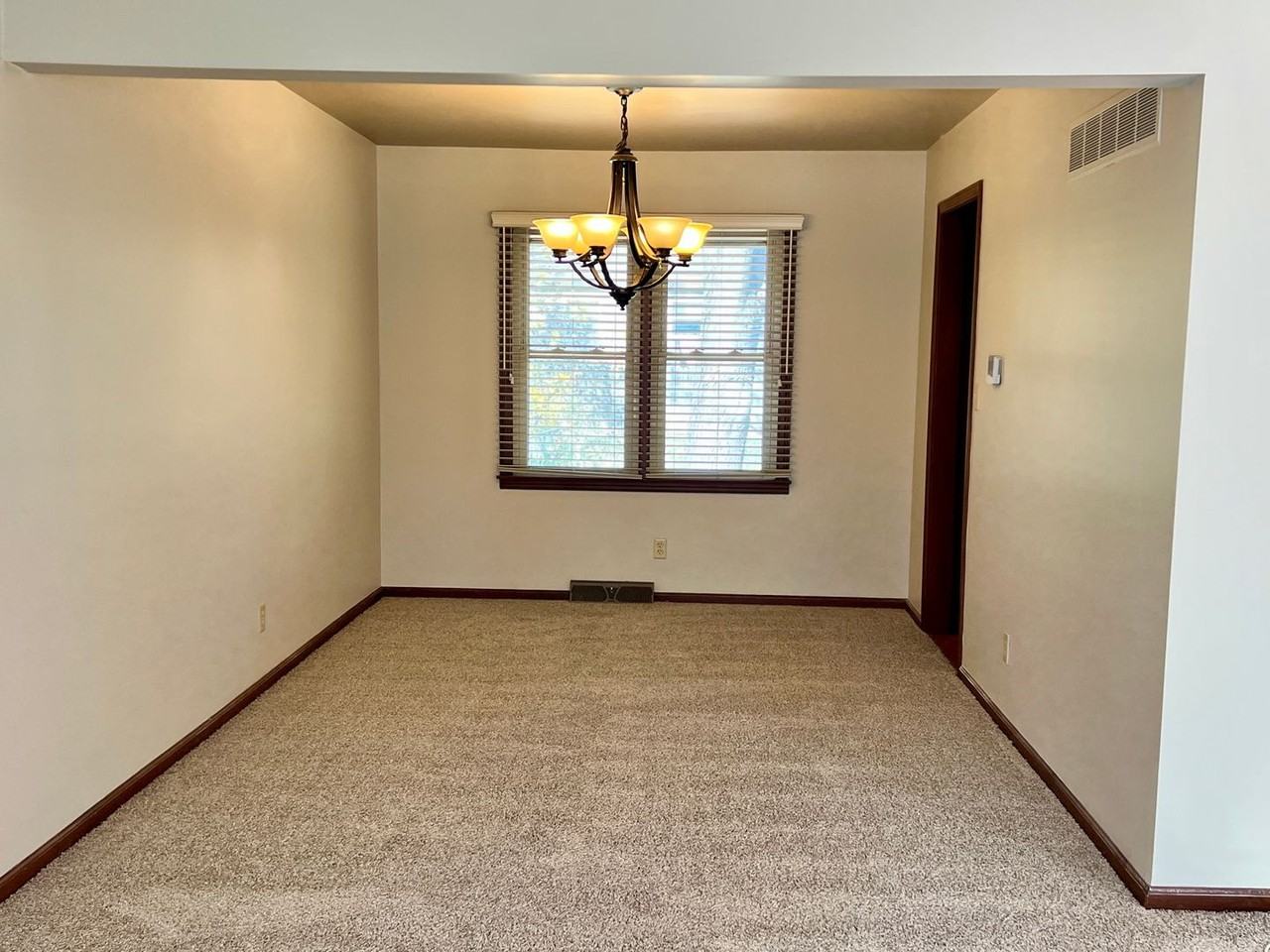 10108 W 97th Ter - Photo 4 of 21