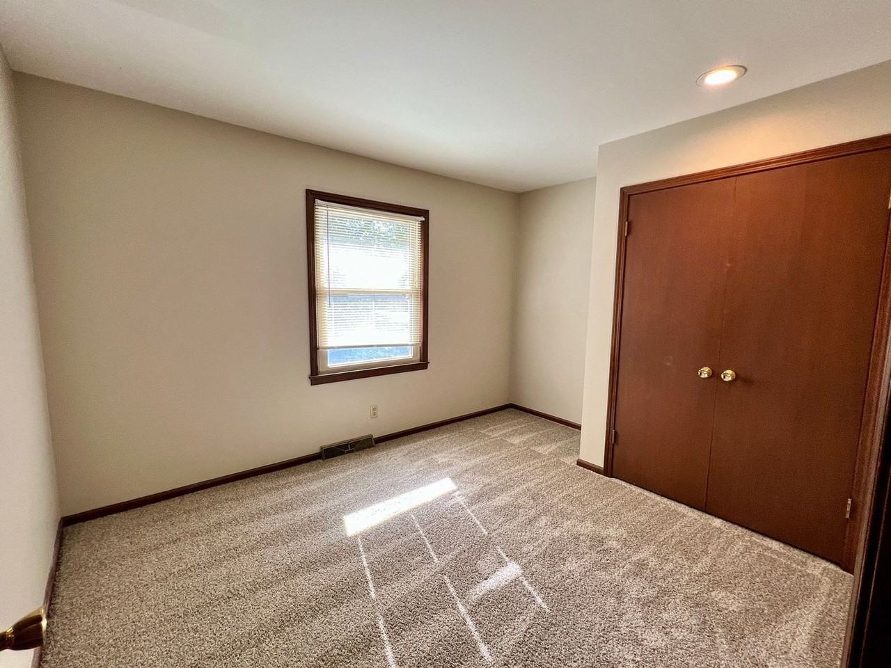 10108 W 97th Ter - Photo 7 of 21