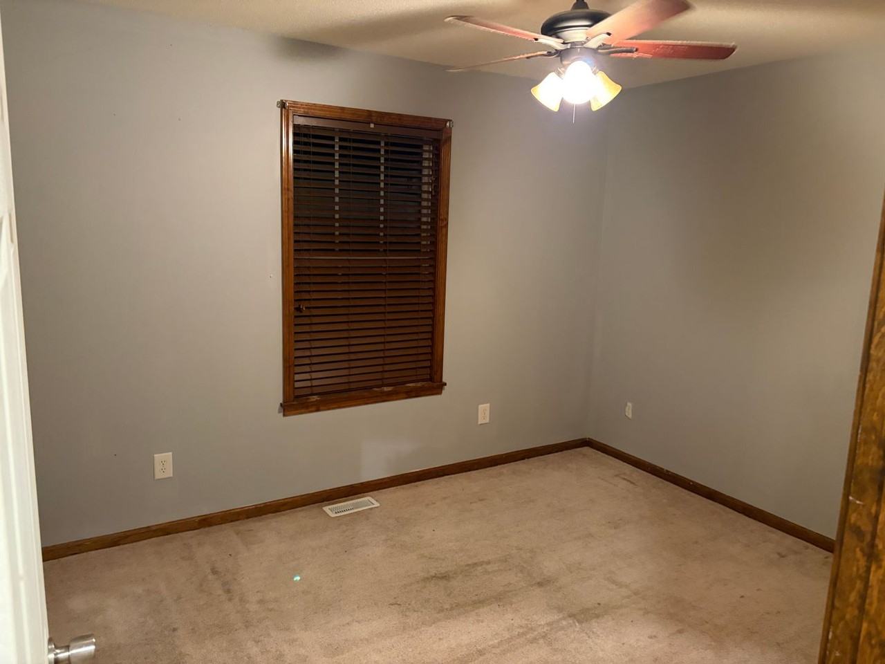 225 Laurel Oak Ln - Photo 7 of 9