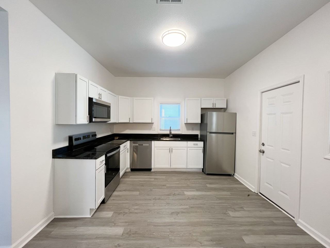 64 Orchard St - Photo 6 of 20