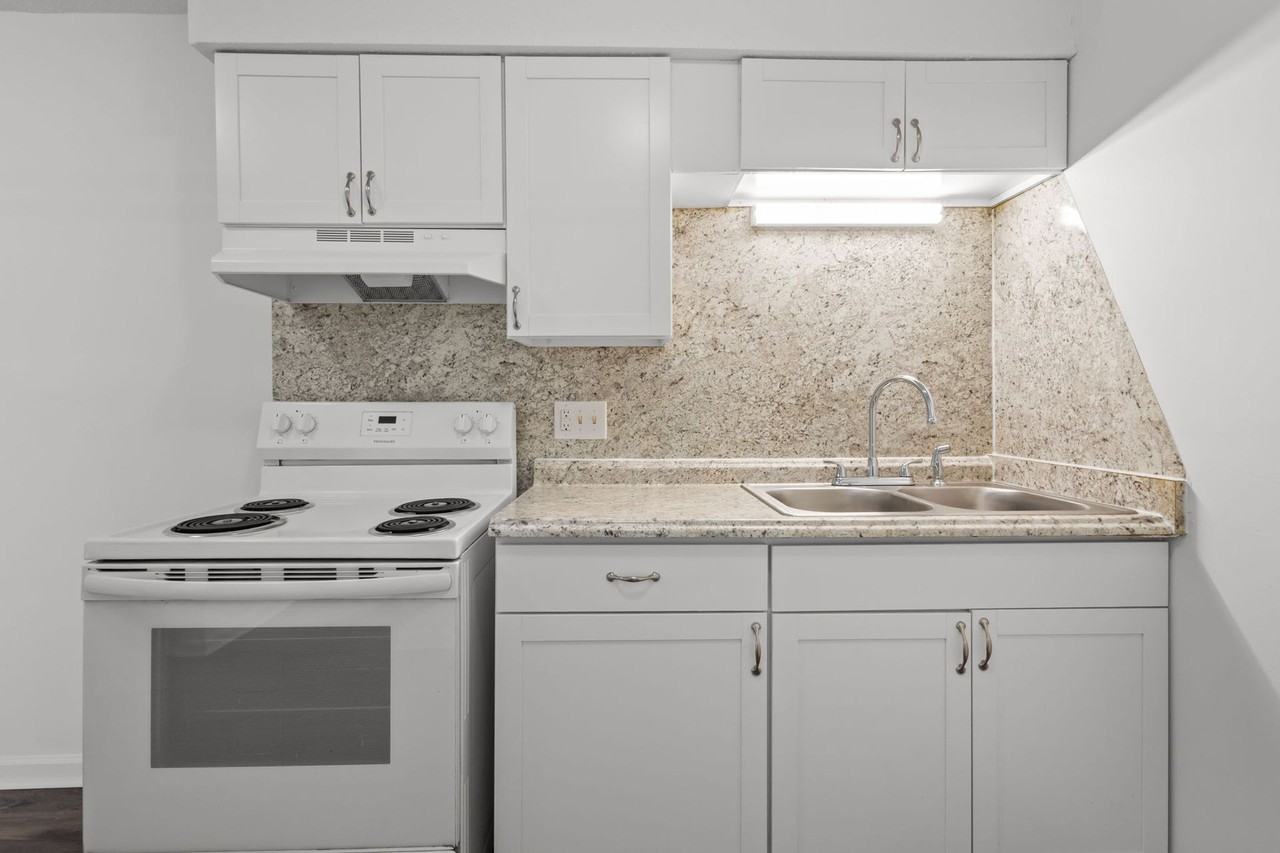 Brookdale Apartments. - Photo 3 of 34