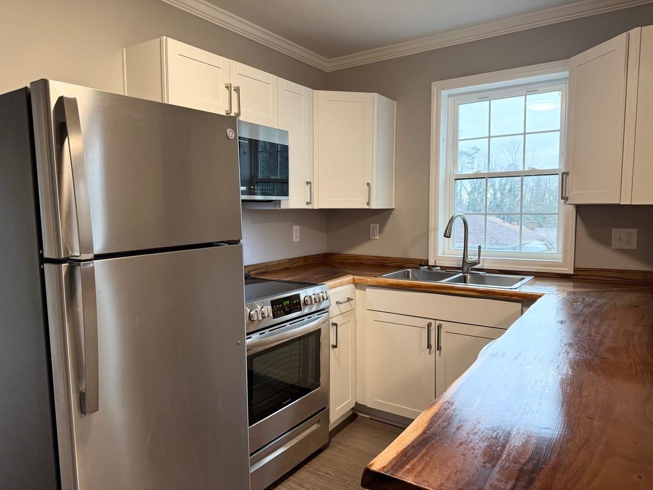 218 7th St Se - Photo 7 of 31