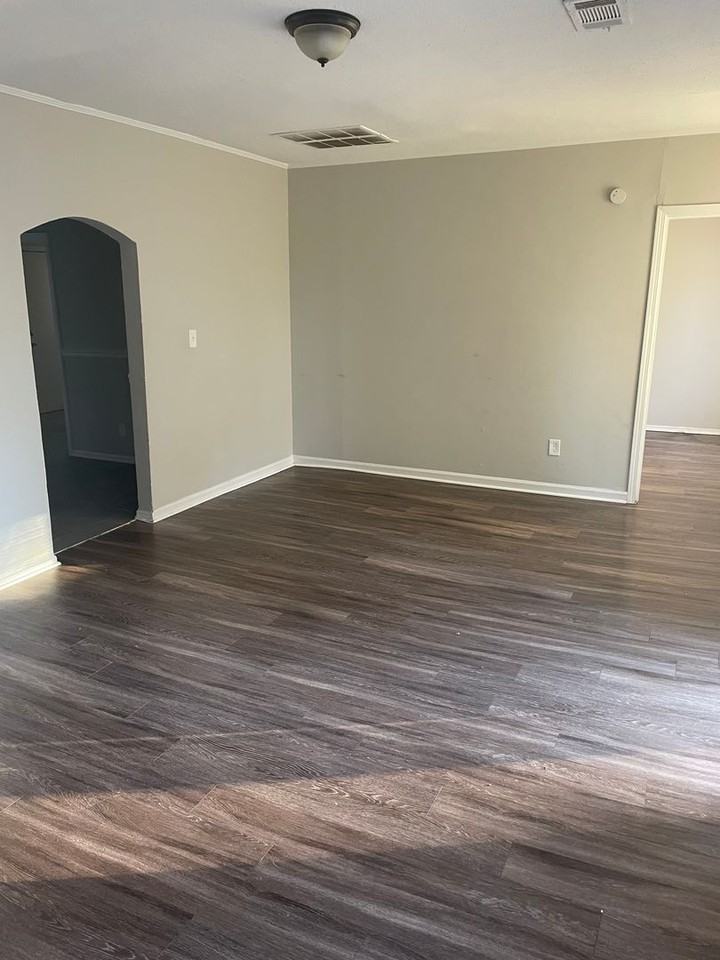 3110 Sunrise St - Photo 3 of 9