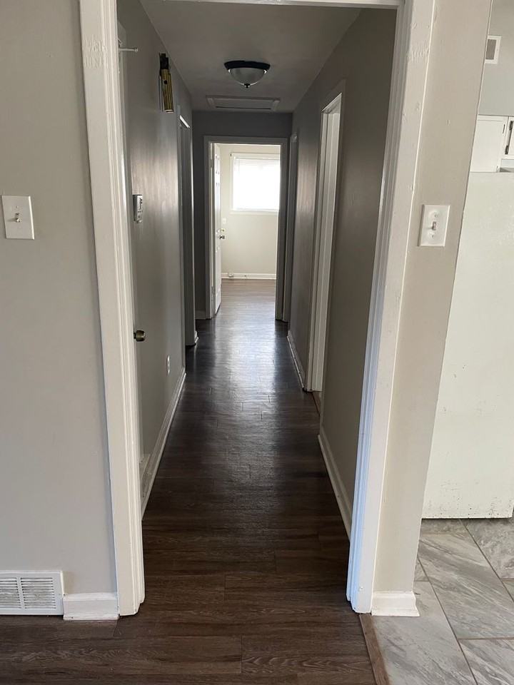 2237 Gayle Ave - Photo 4 of 8