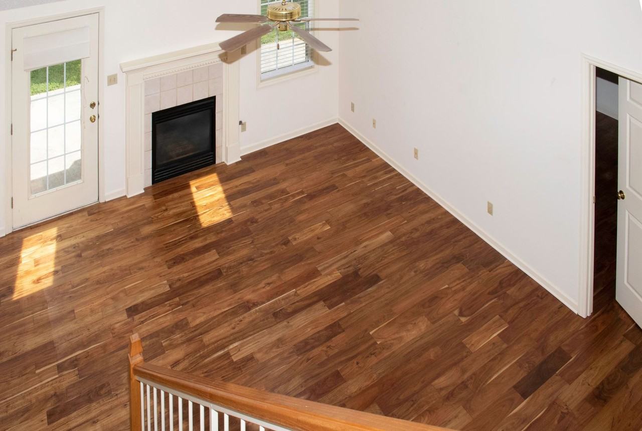 704 Harbor Way - Photo 5 of 30