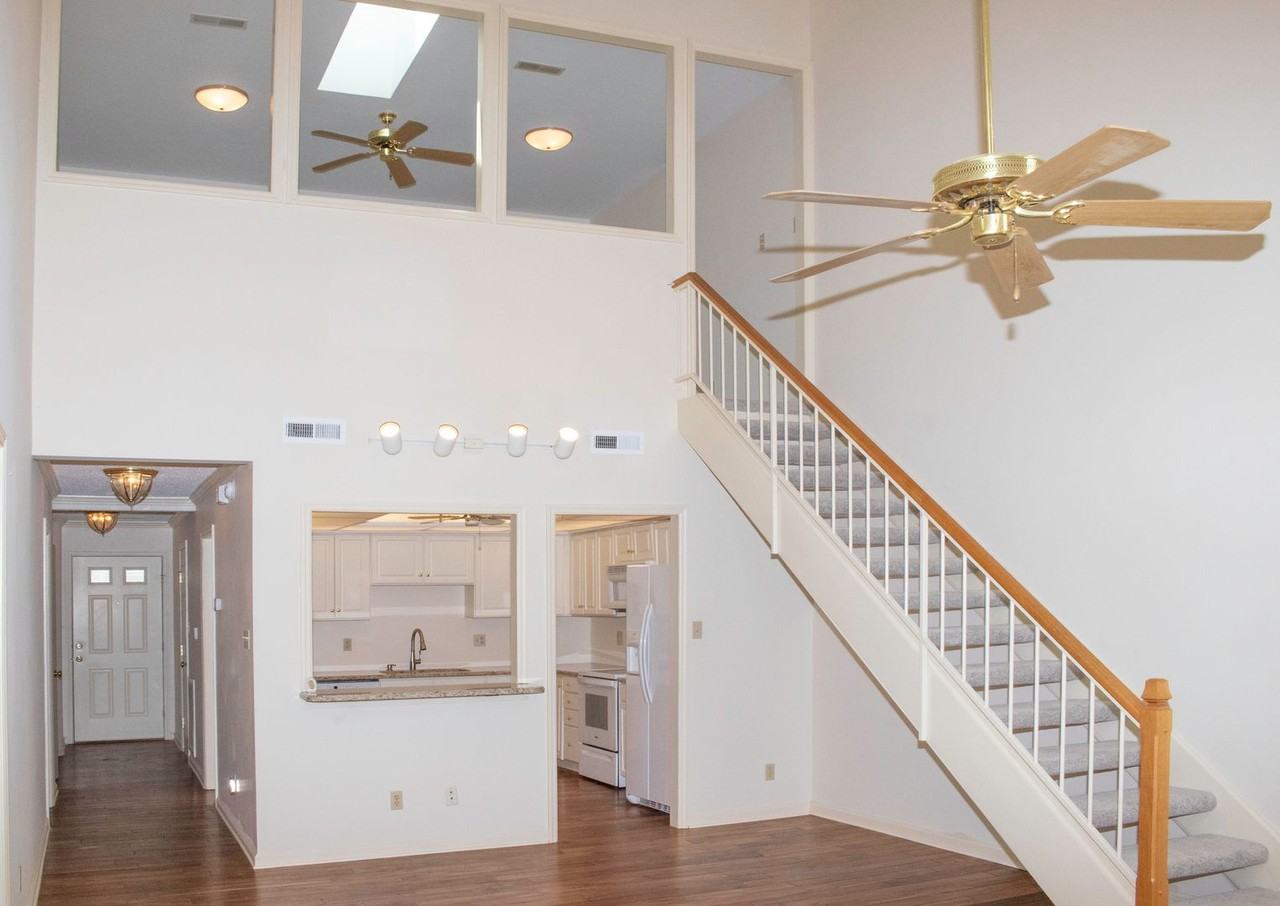 704 Harbor Way - Photo 6 of 30