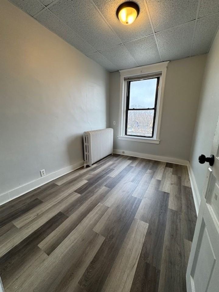 155 N Main St - Photo 6 of 7