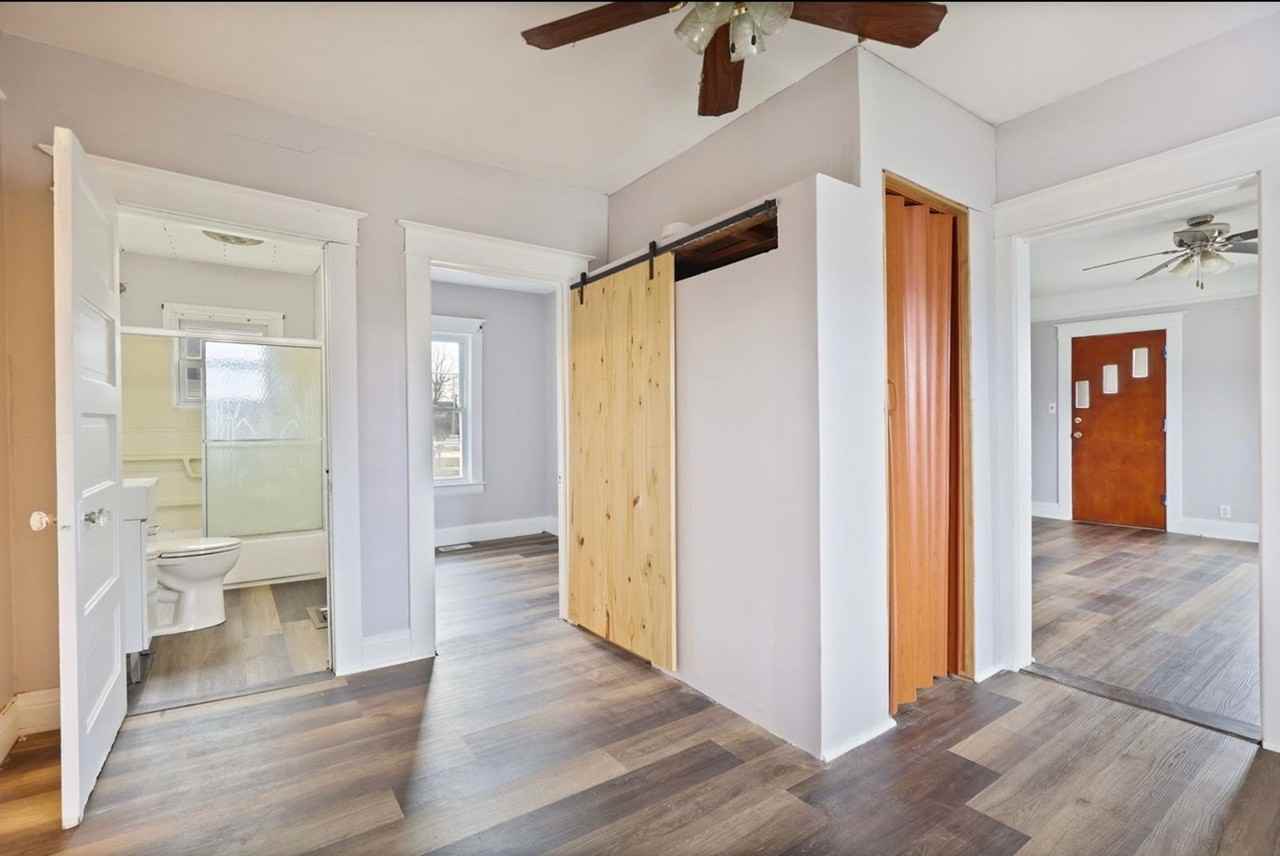 2502 Robinwood Ave - Photo 6 of 17