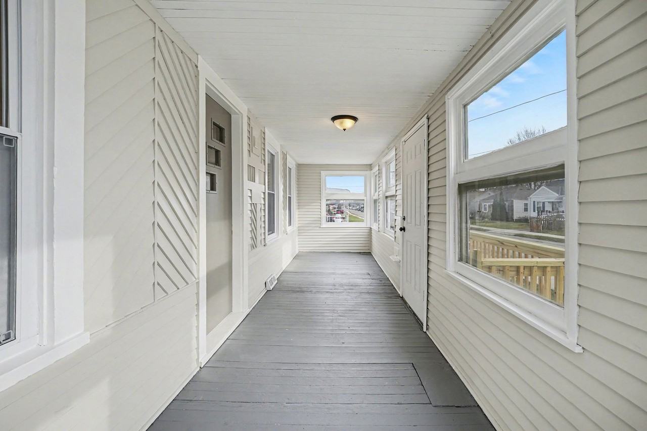 13622 Carrington Ave - Photo 2 of 16