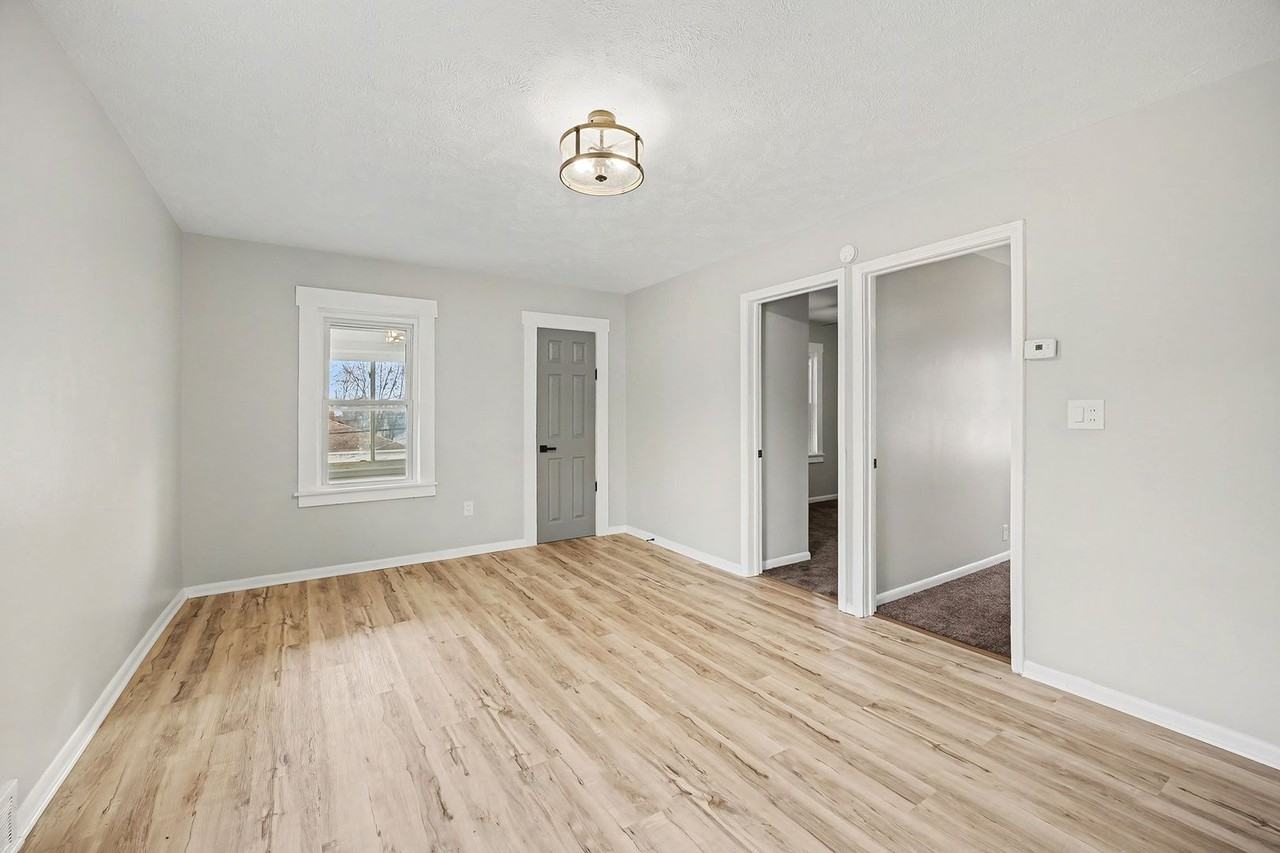 13620 Carrington Ave - Photo 3 of 16